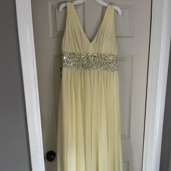 Dresses & Skirts - Women’s formal dress - size 13